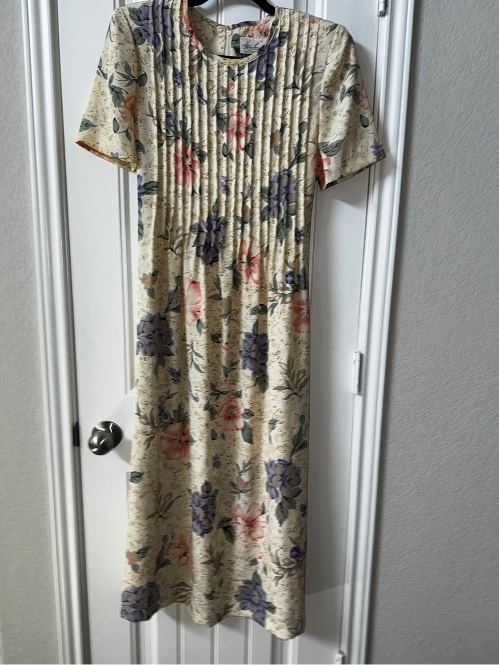 Kathie Lee Collection Floral Pleated Dress vintage trad wife old money